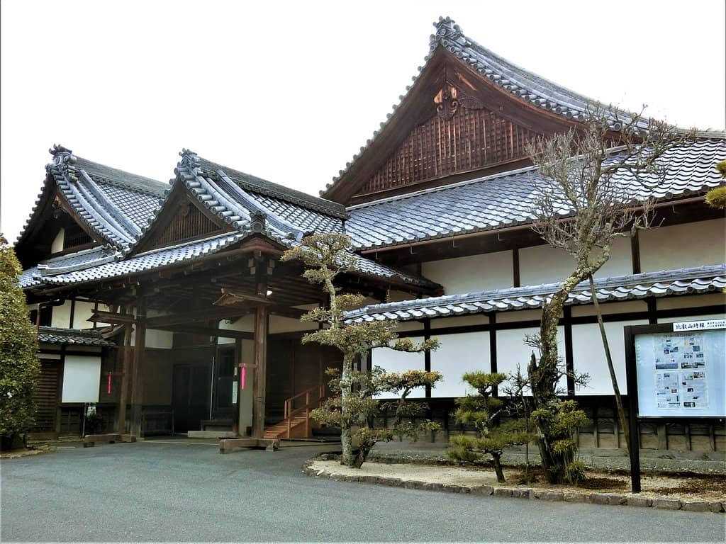 Shiga-in Palace Exterior