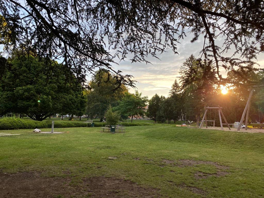 Riverfront Beach & Mur River