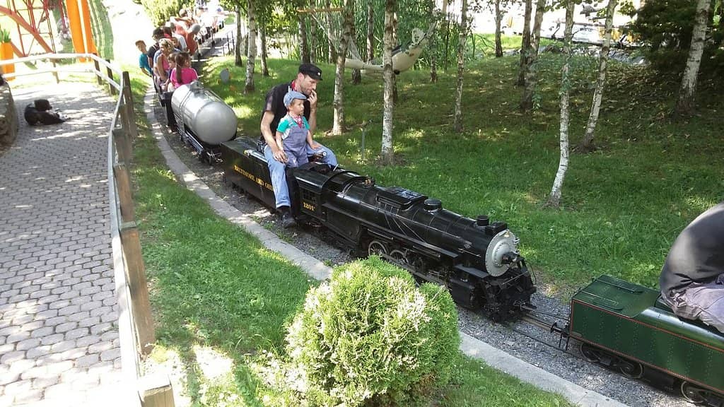 Scenic Bridges and Tunnels