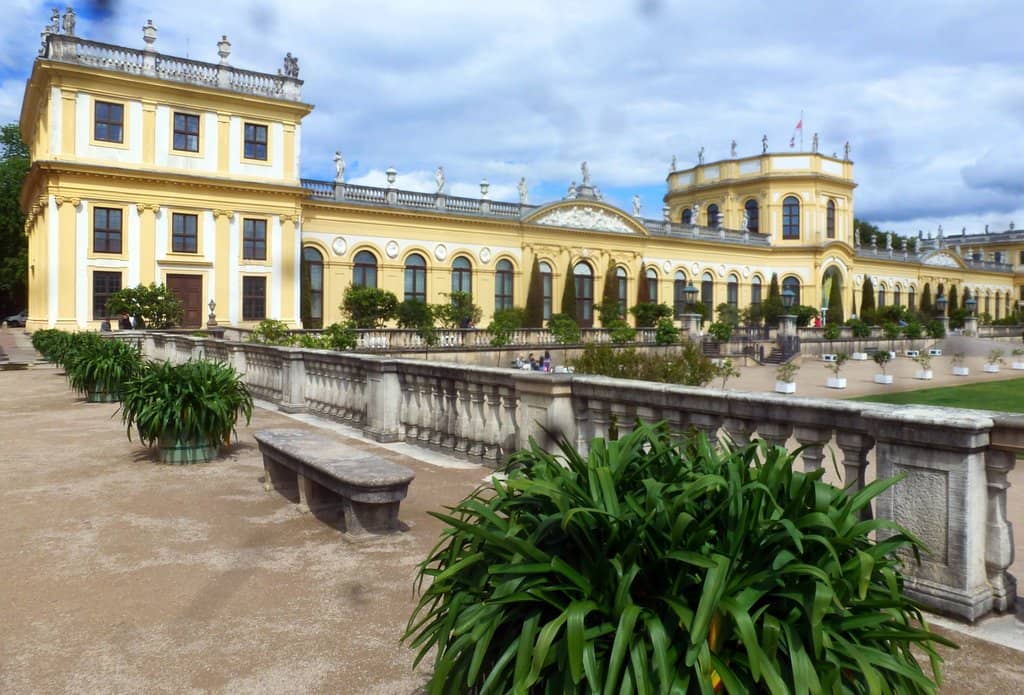 Orangerie Proximity
