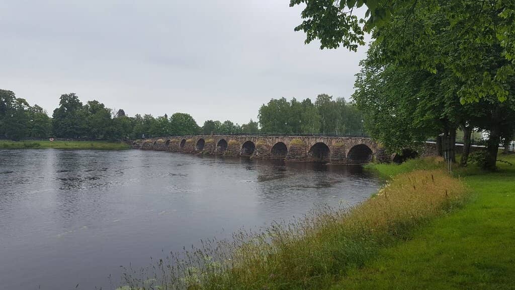 Riverbank Walk
