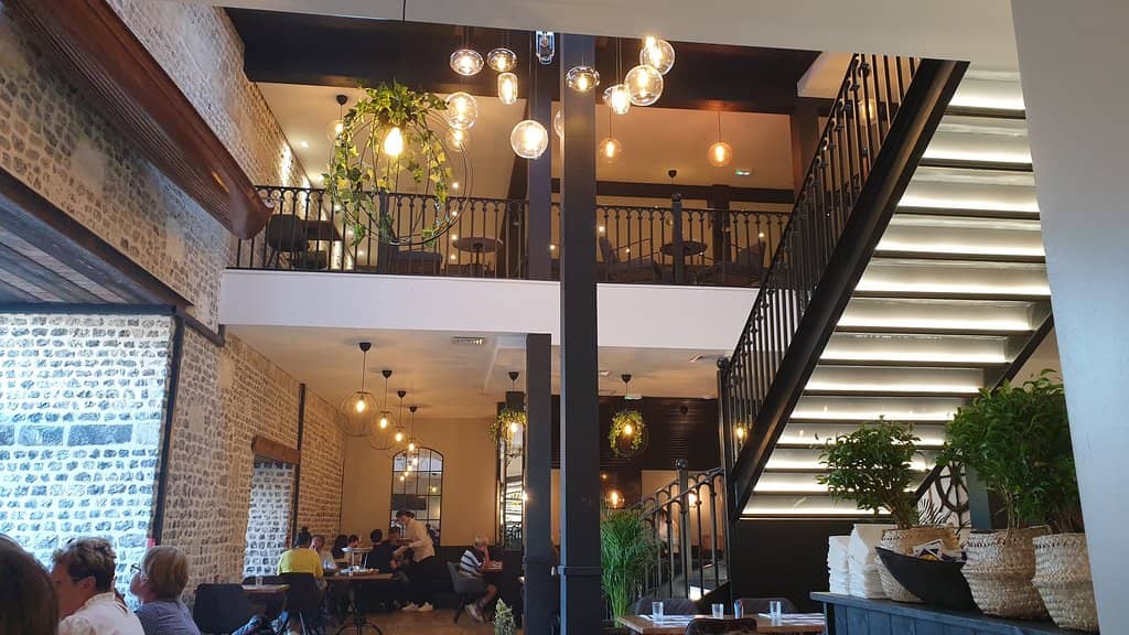 Elegant Rooms with Sea Views