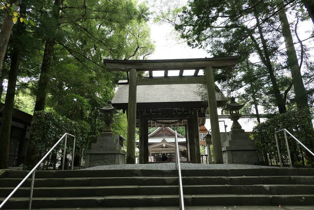Yakuwari Stones