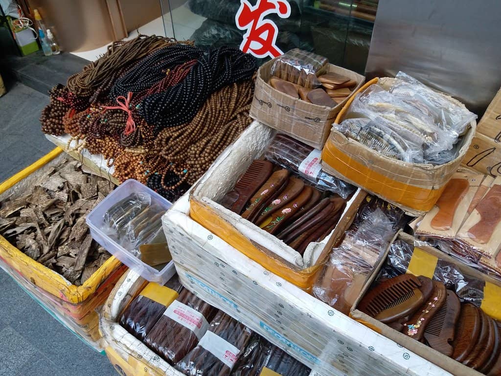 Jade Carvings & Ornaments