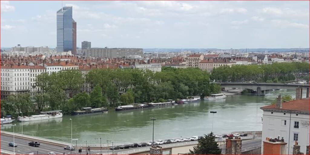 Place Jean-Paul II (Parvis Notre-Dame)
