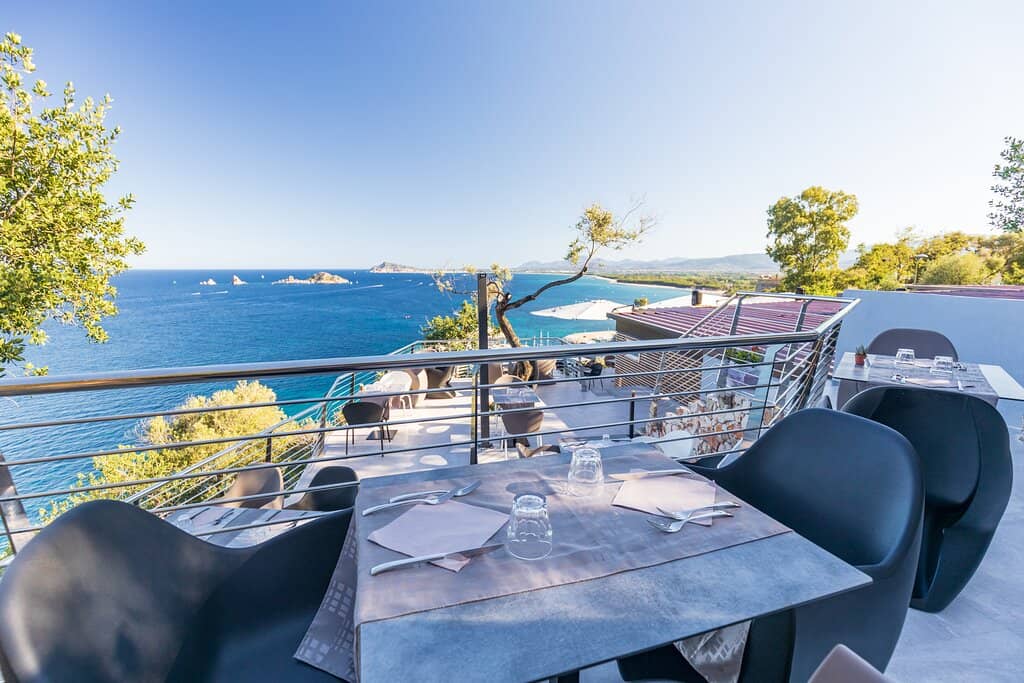 Exceptional Dinner Service