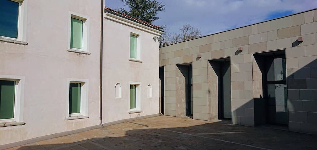 Interactive Comic Discovery