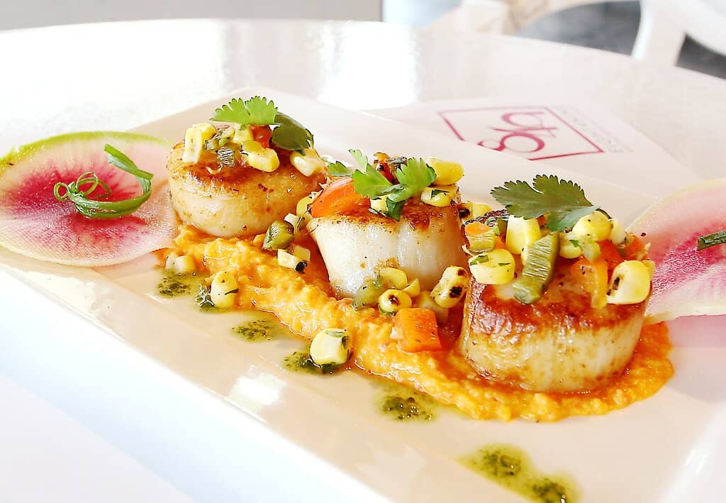 Unique Cocktails & Lively Lounge