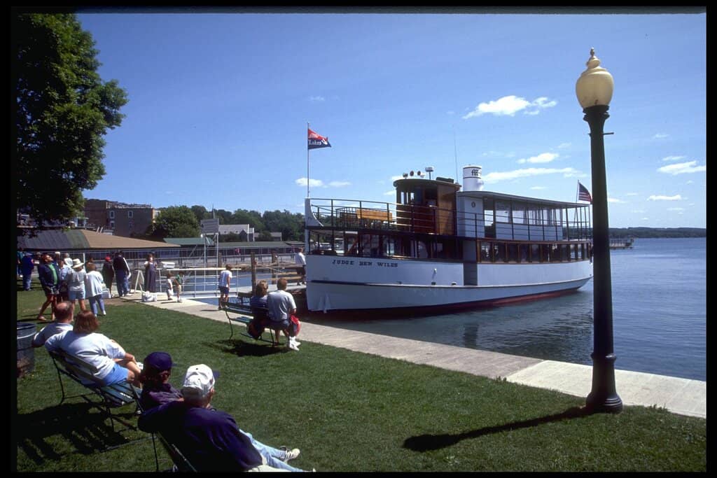 Dinner Cruise Experience