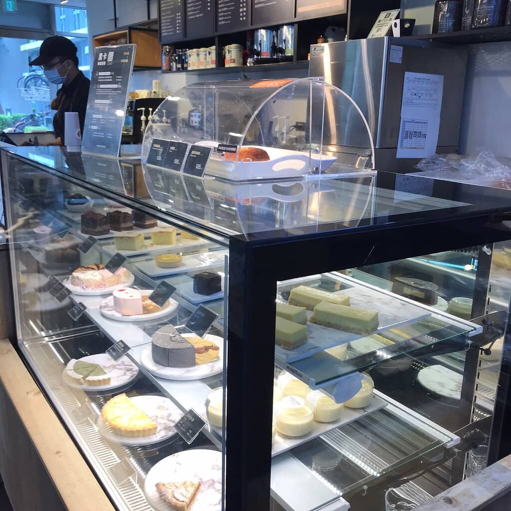 Modern Design & Amenities