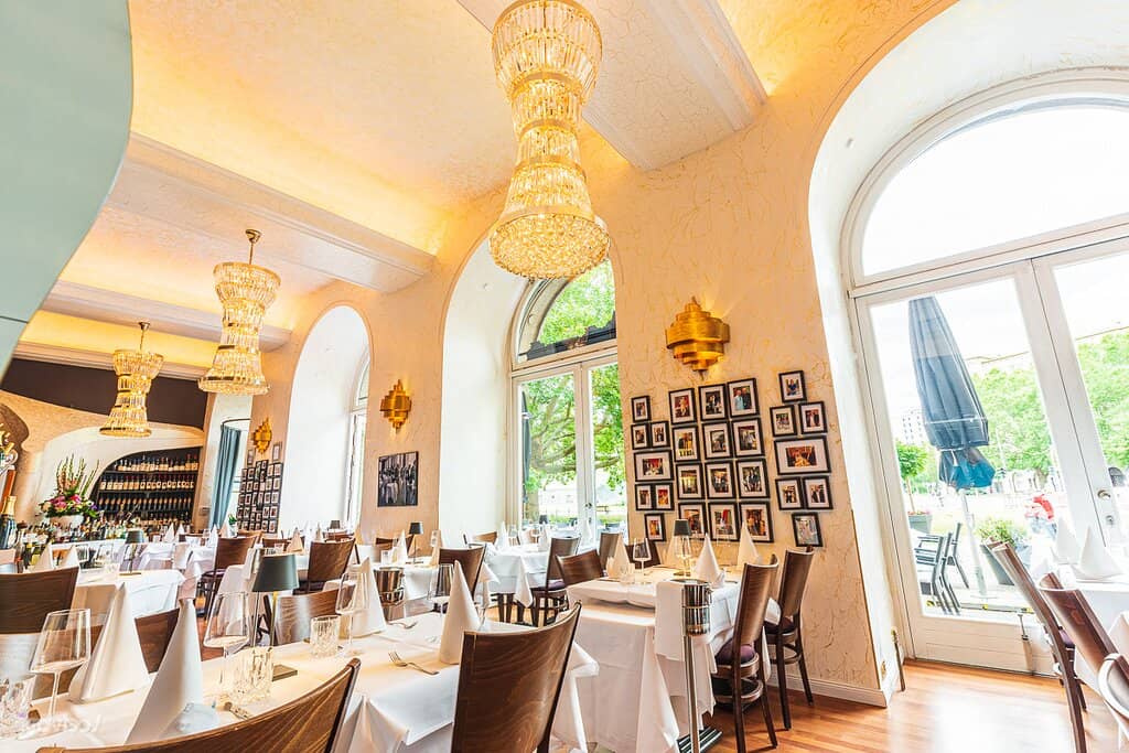 Waterfront Dining Ambiance