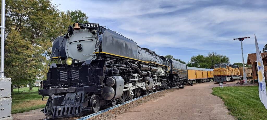 Challenger X3977 Train