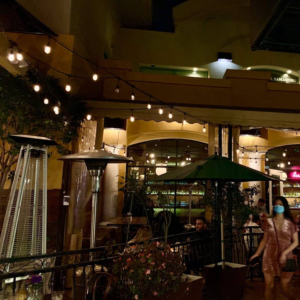 Vibrant & Colorful Ambiance