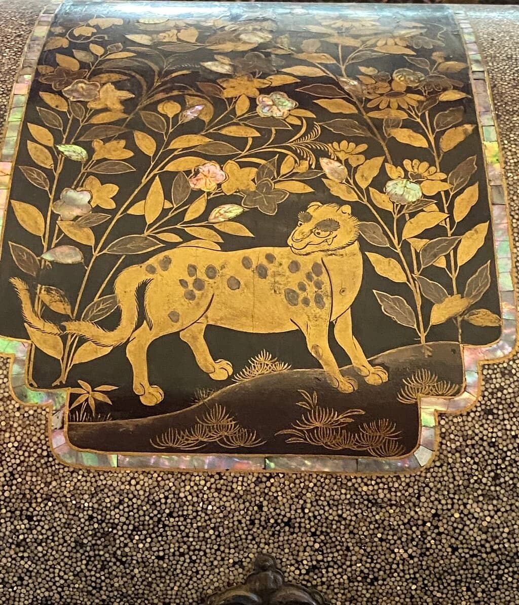 Chinese Porcelain & Bronzes