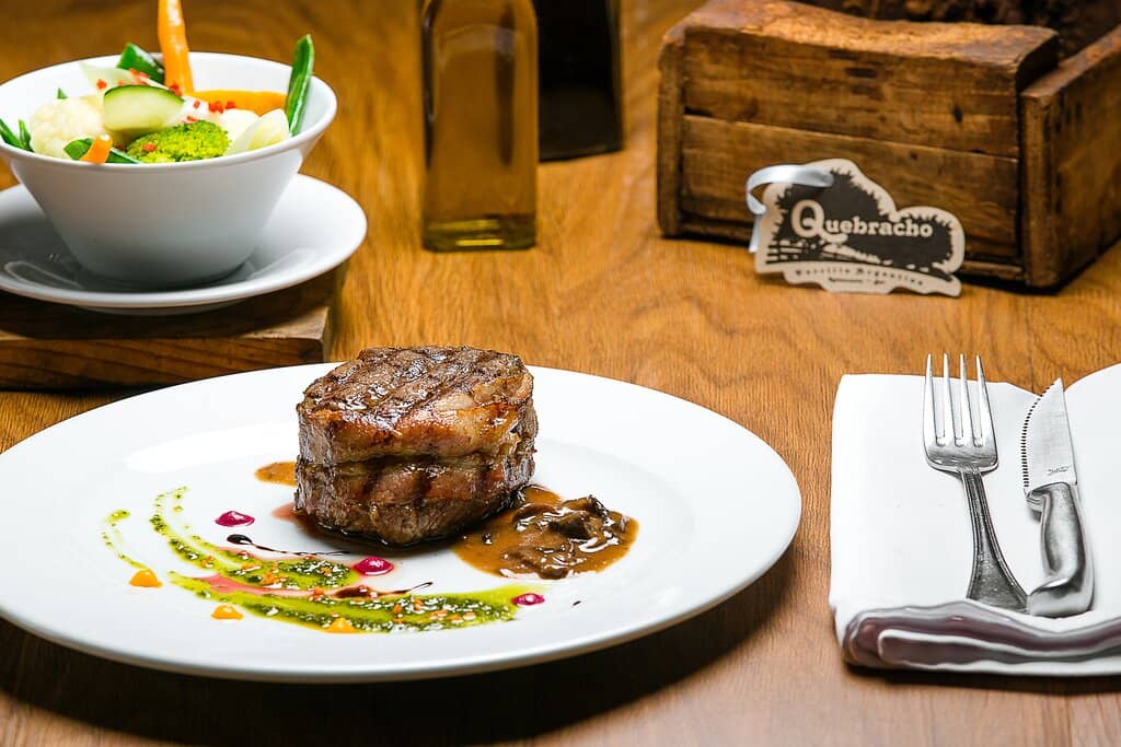 Live Music & Vibrant Atmosphere