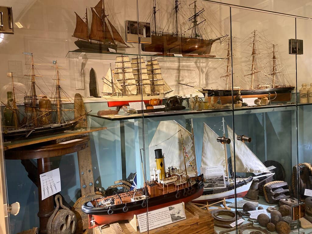 Sailing & Trading Ships