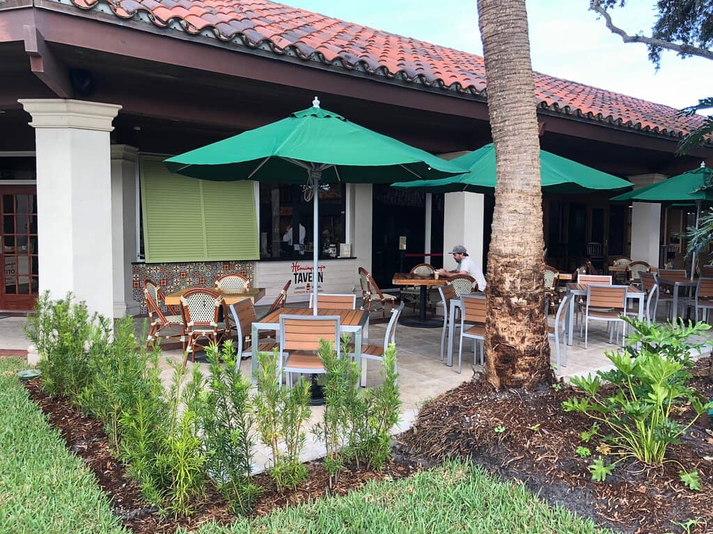 Trendy Atmosphere & Beach Vibes