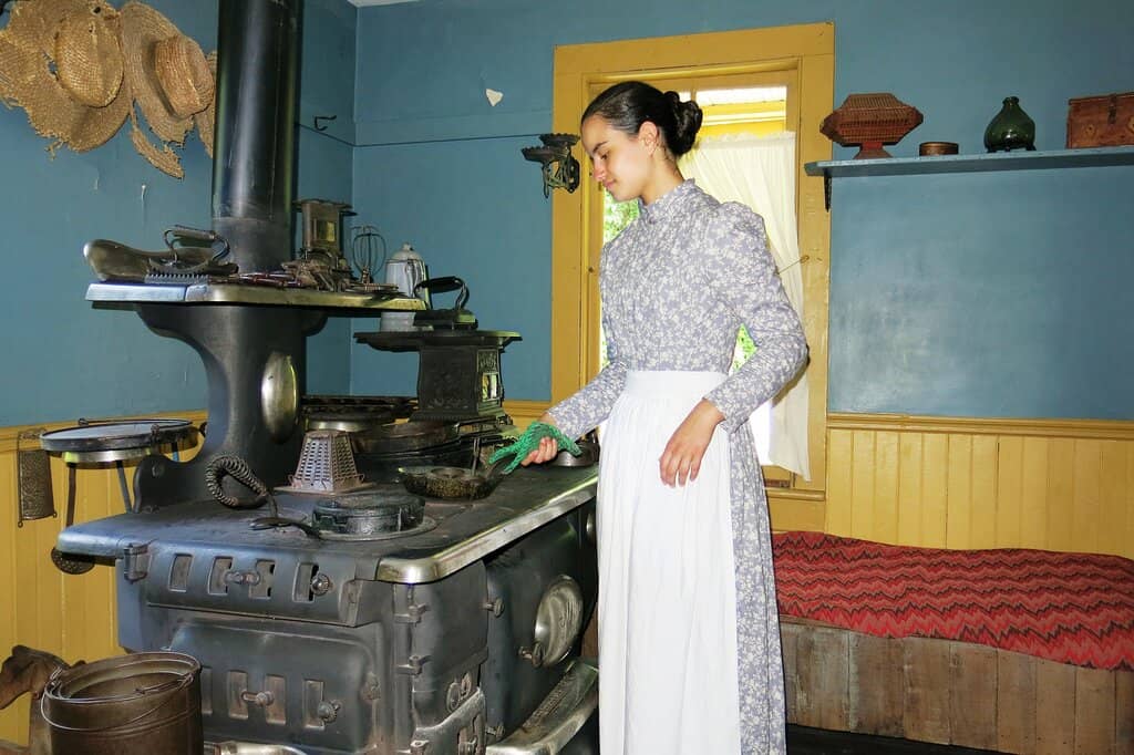 19th Century Farmhouse Tour