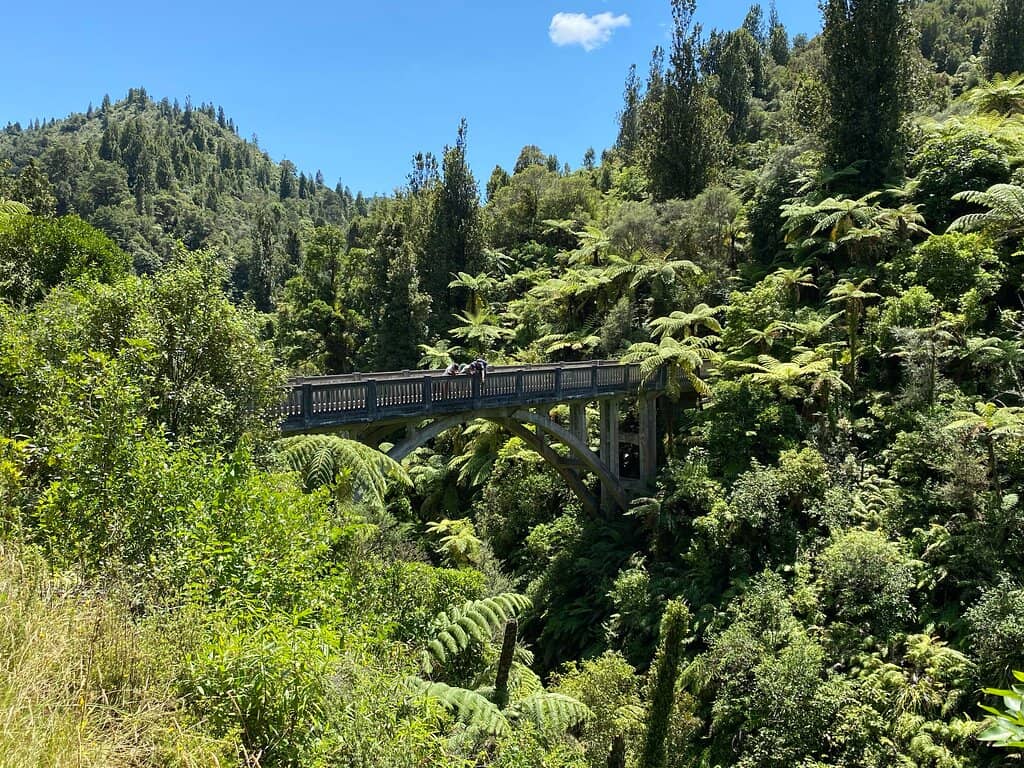 Atene Skyline Track