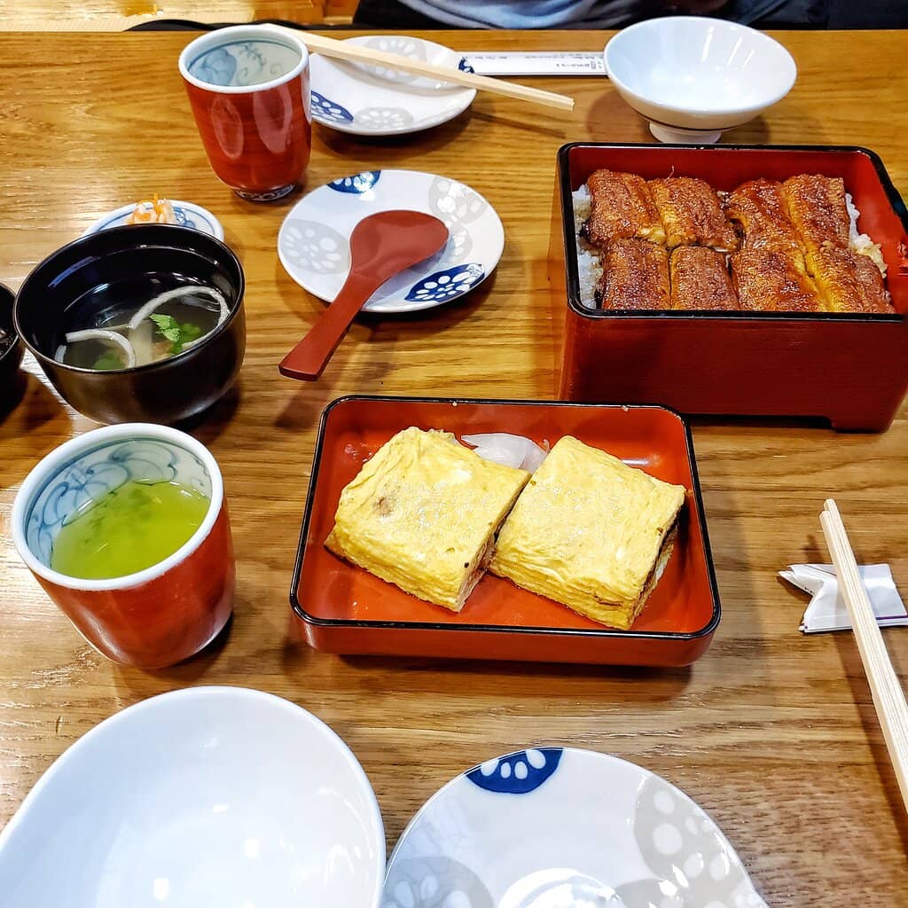 Traditional Ambiance and Service