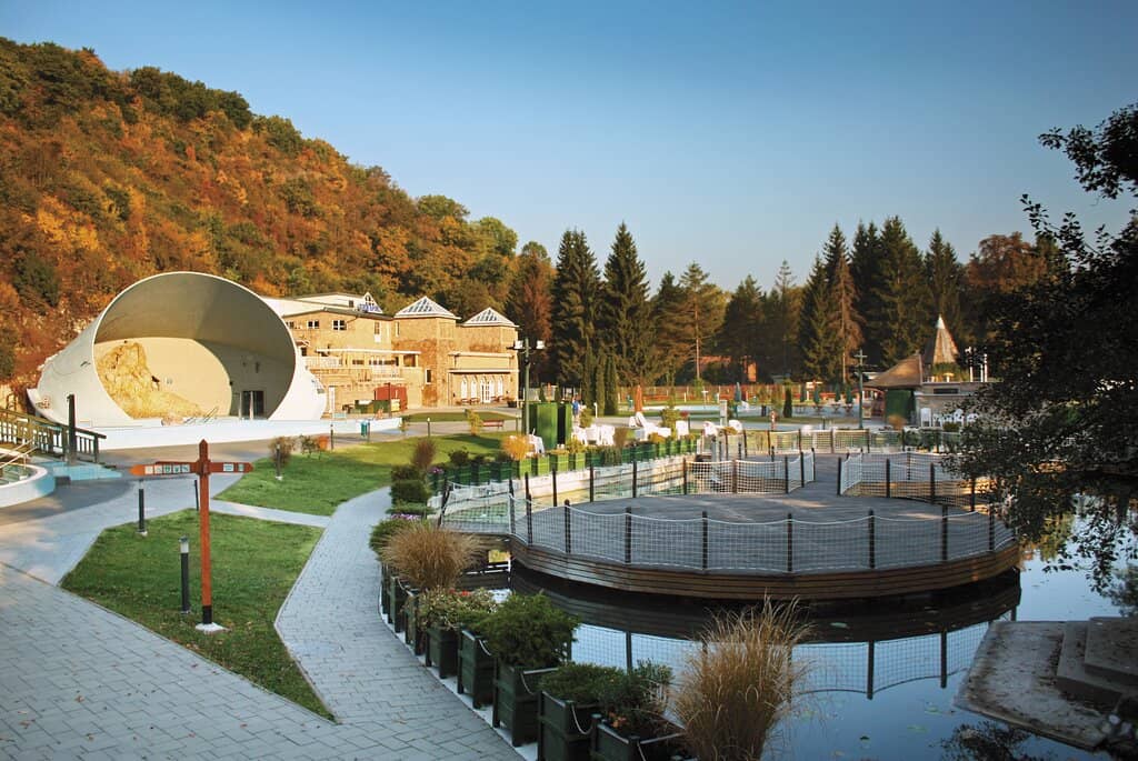 The Waterfall Chamber