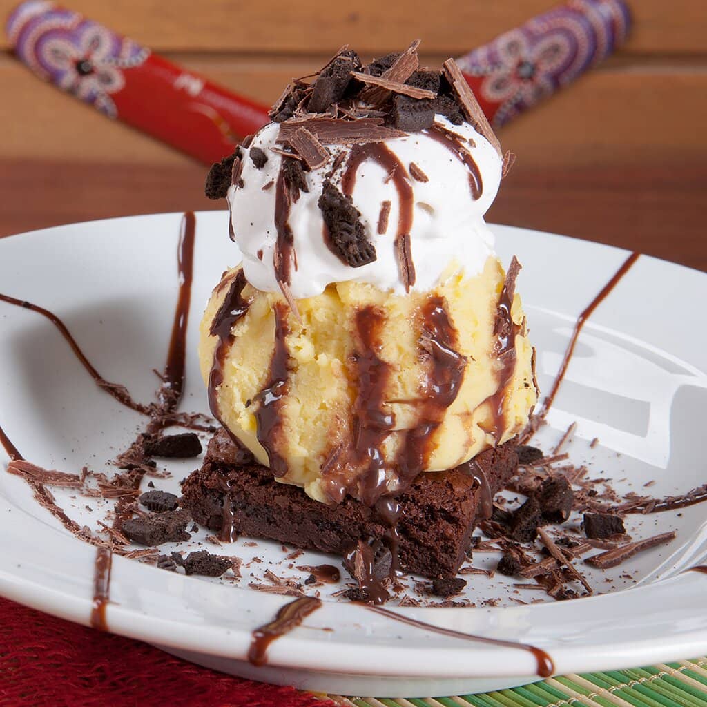 Live Music & Ambiance