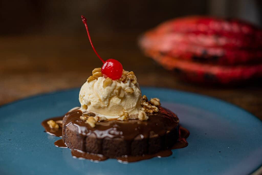 Traditional Ambiance & Live Music