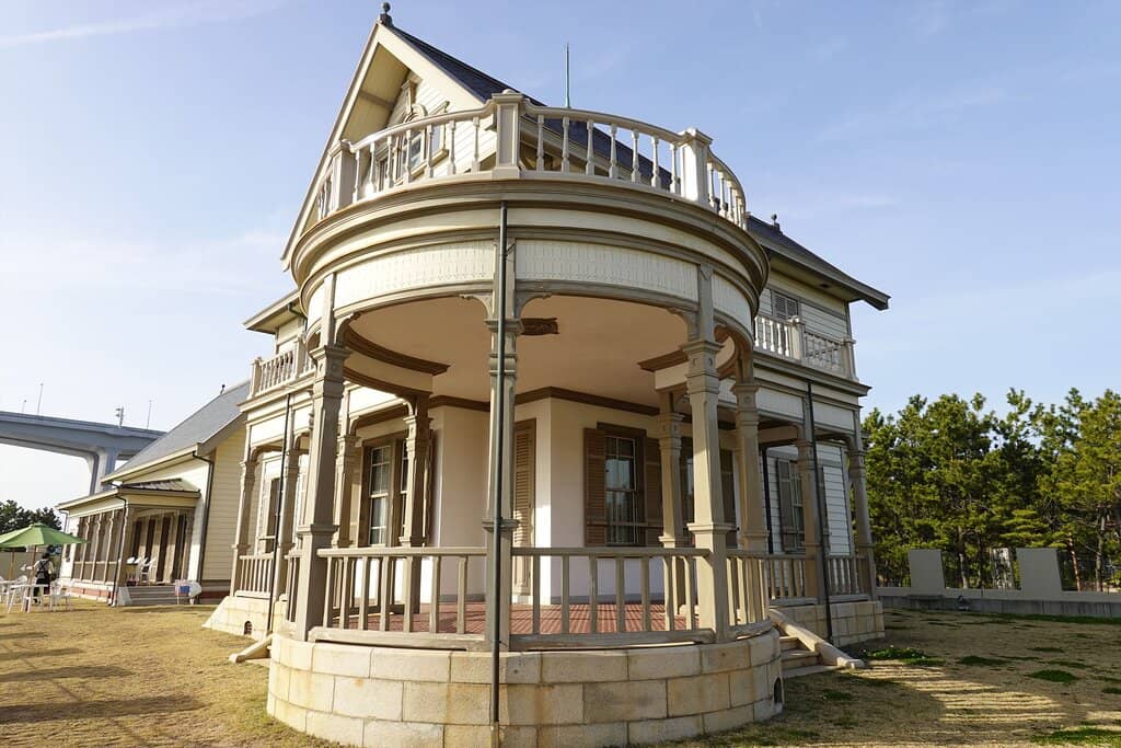 Colonial Style Architecture