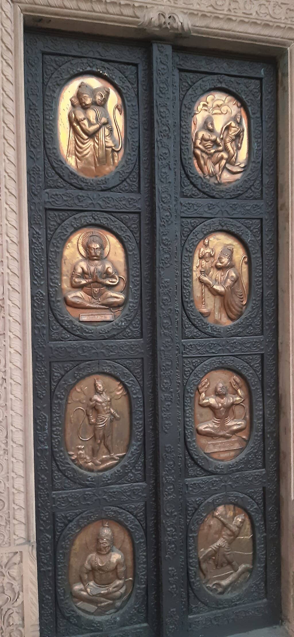 Traditional Statues & Art