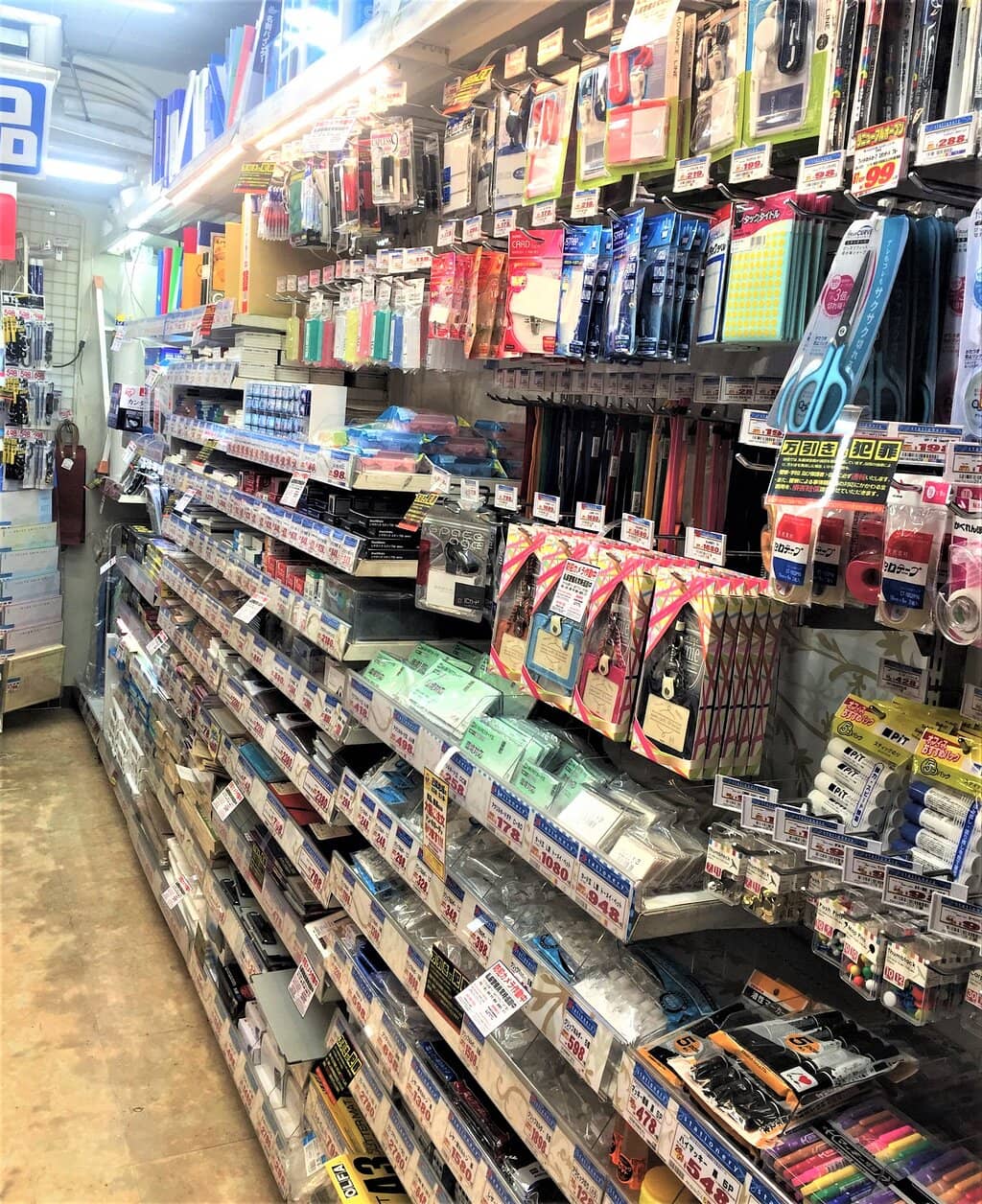 Kabukicho's Iconic Landmark