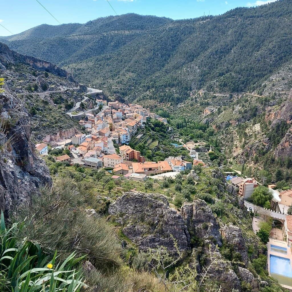 Ayna's 'Swiss Manchega' Charm