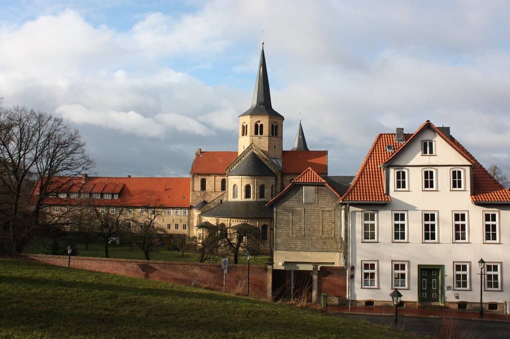 Serene Garden Setting