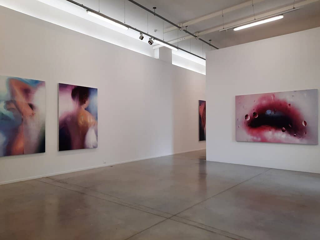 Vibrant Cafe Experience