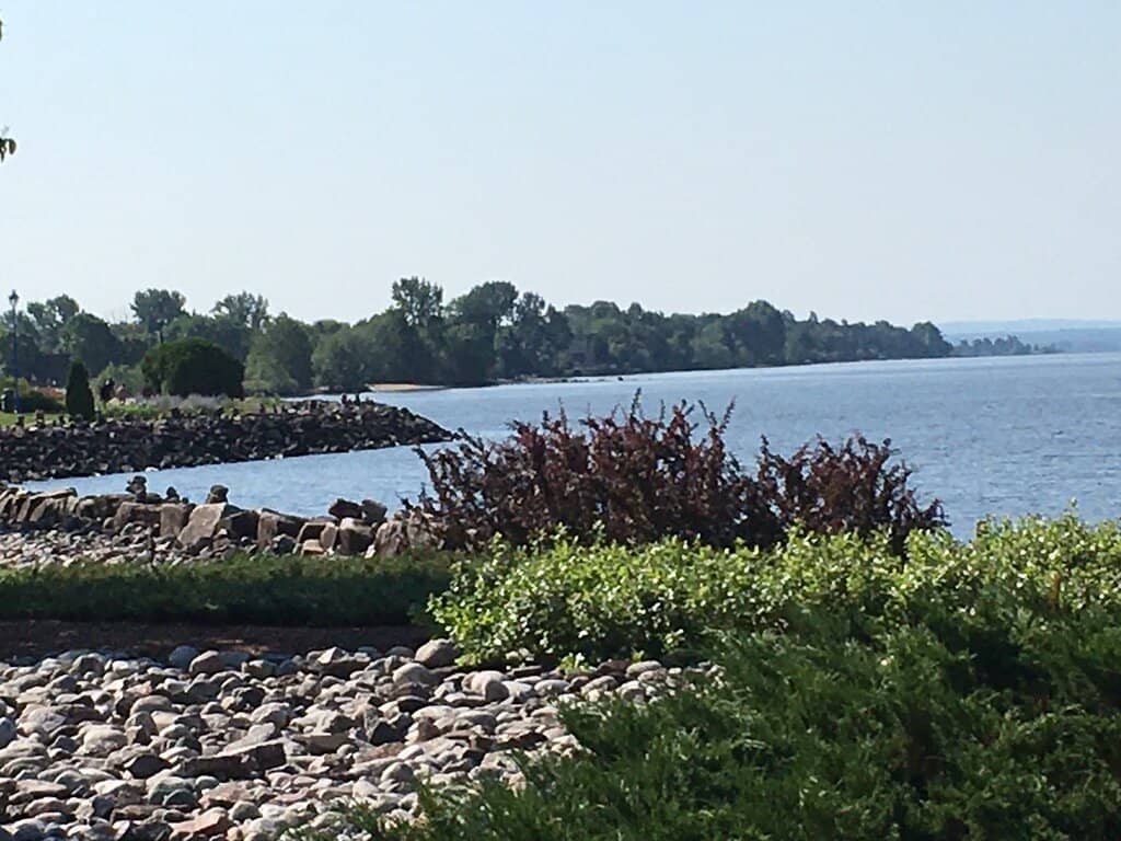 Vibrant Boardwalk Amenities