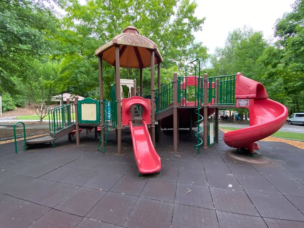 Playground & Picnic Spots