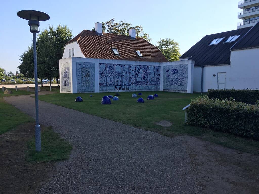 Rotating Modern Art Exhibitions