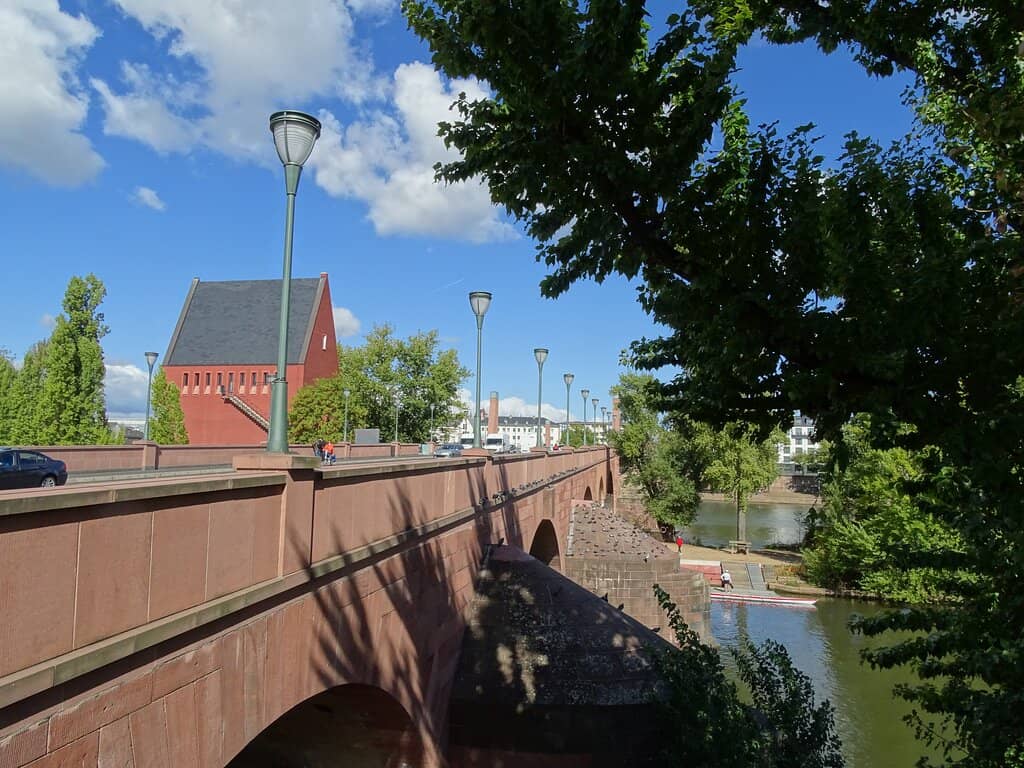 Riverside Architecture