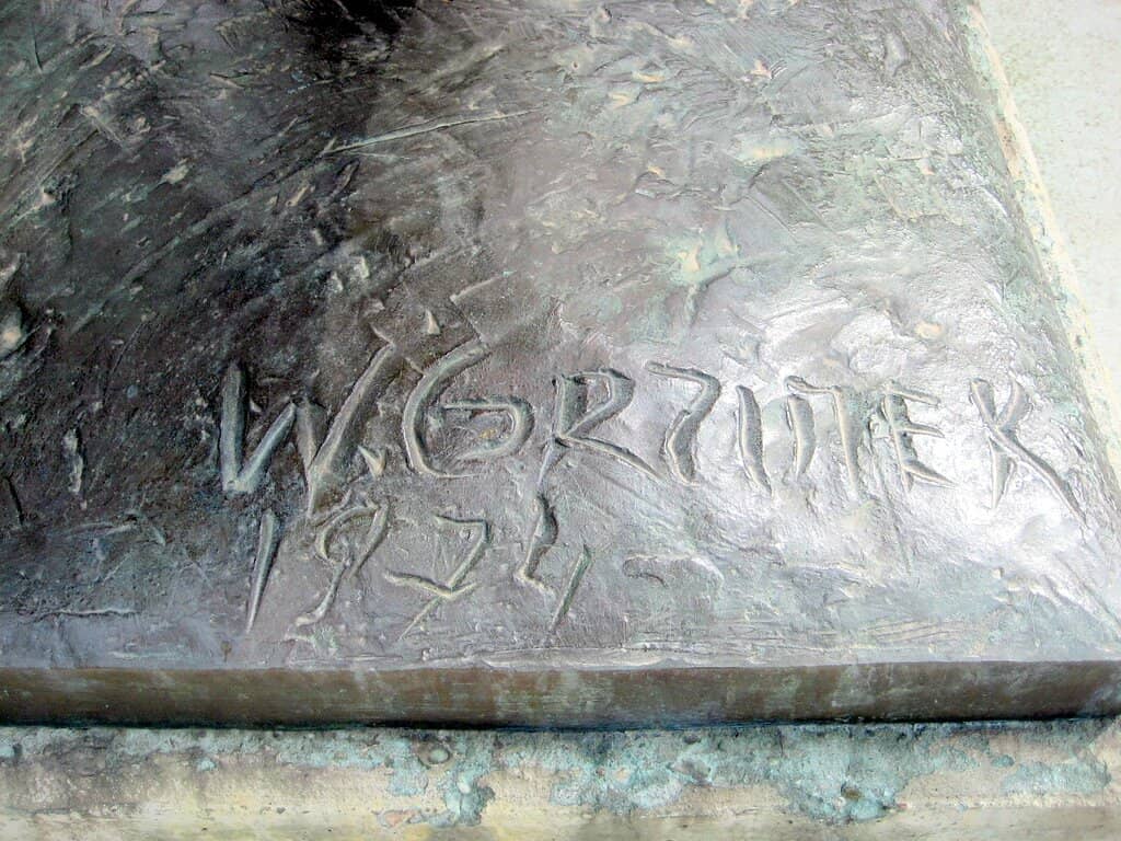 On-site Restaurant & Cafe