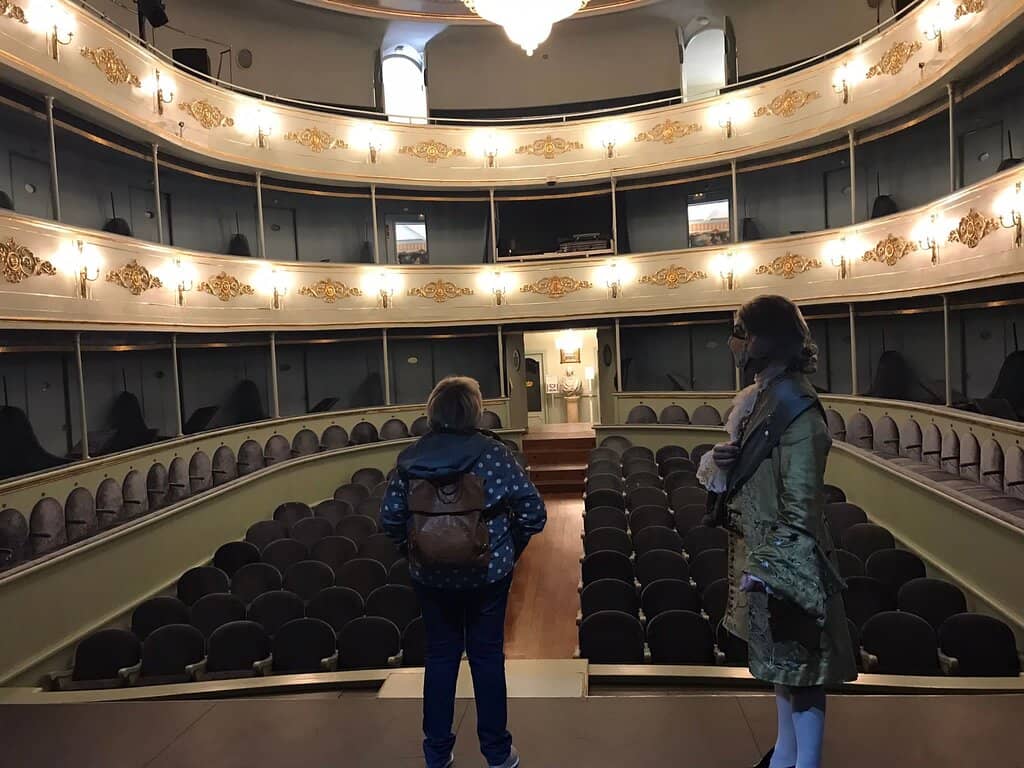 Theatrical Guided Tours