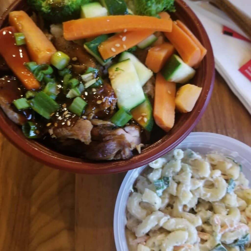 Festive Tropical Ambiance