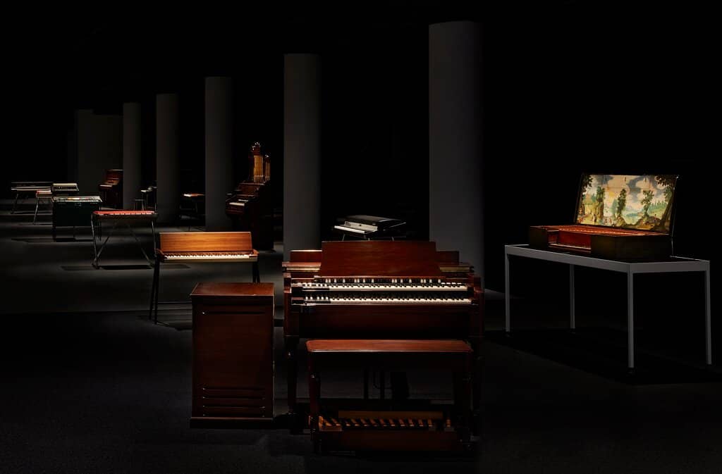 1001 Remarkable Objects