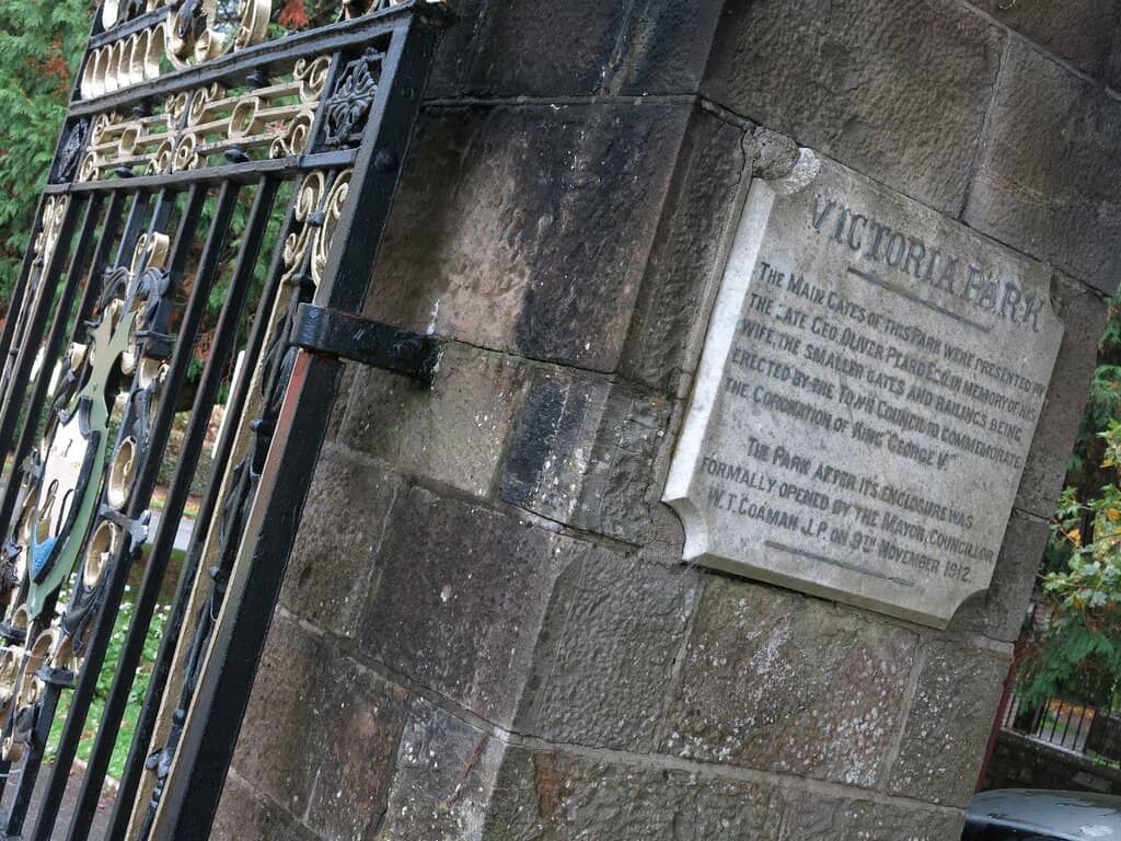 Historical Bandstand & Cannons