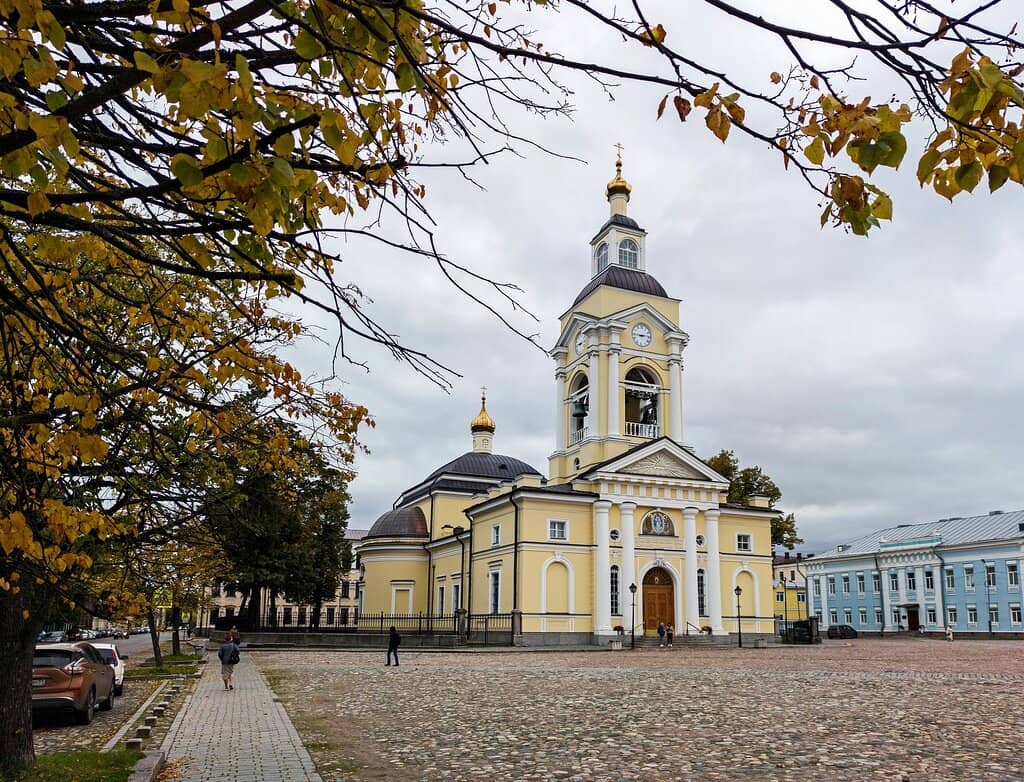 Iconic 'Kulich and Paskha'