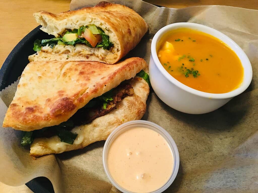 Cozy & Modern Atmosphere