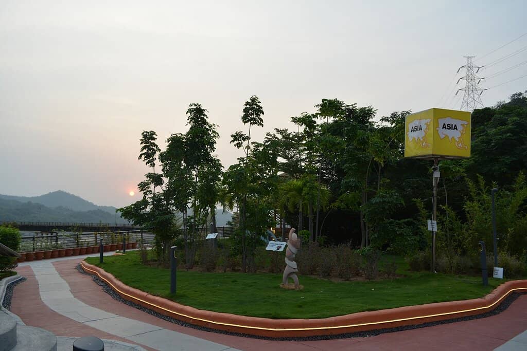 Statue of Unity Views