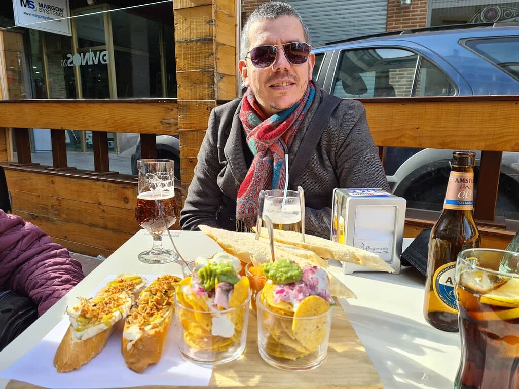 Lively Nightlife and Cocktails