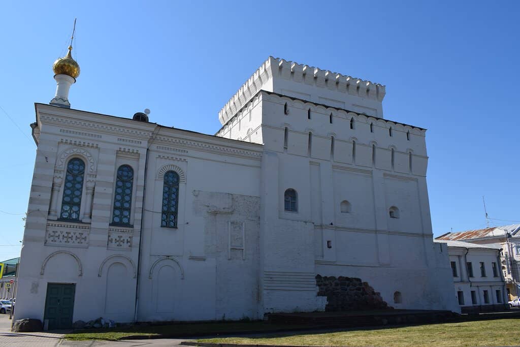 Oval Loopholes and Battlements