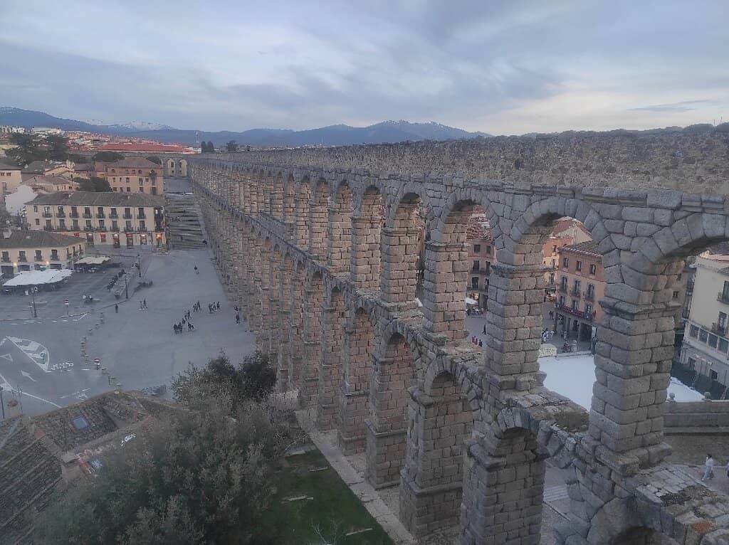 Panoramic Aqueduct & City Views