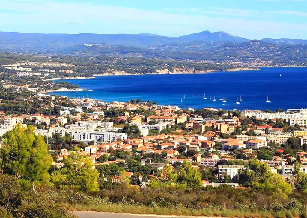 Scenic Waterfront Stroll