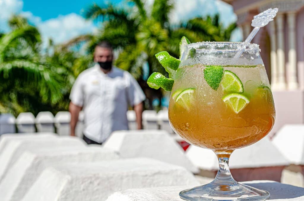 Panoramic Waterfront Views